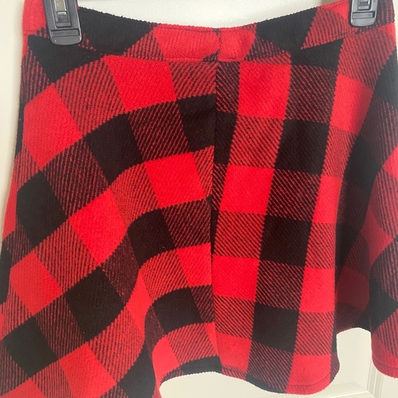 ⭐️Plaid Mini Skirt - Small (NWOT) - Picture 2 of 5